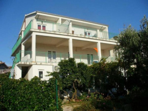 Apartments with a parking space Rogoznica - 21200